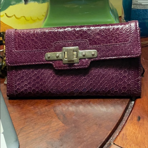 Ann Taylor purple leather wallet - Picture 1 of 4
